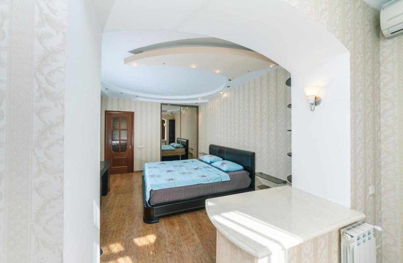 Househome Kiev Bagian luar foto