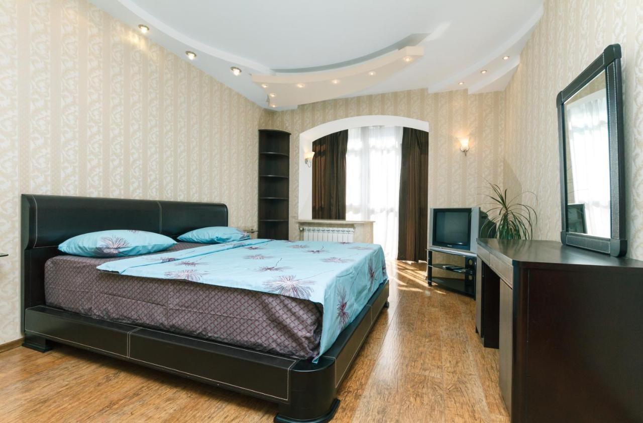 Househome Kiev Bagian luar foto